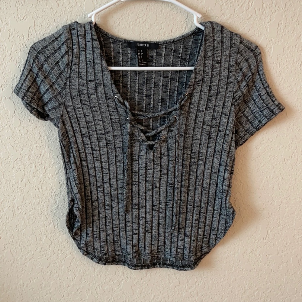 Forever 21 Grey crop top